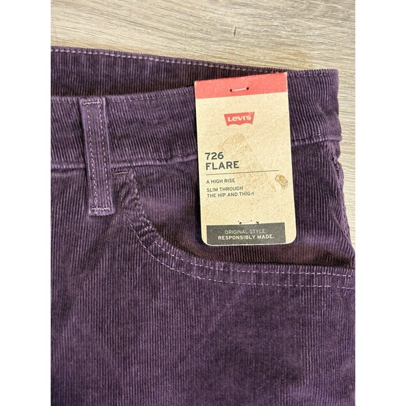Levi’s Women’s 726 high rise flare corduroy pants 33x32 NWT - Picture 3 of 7